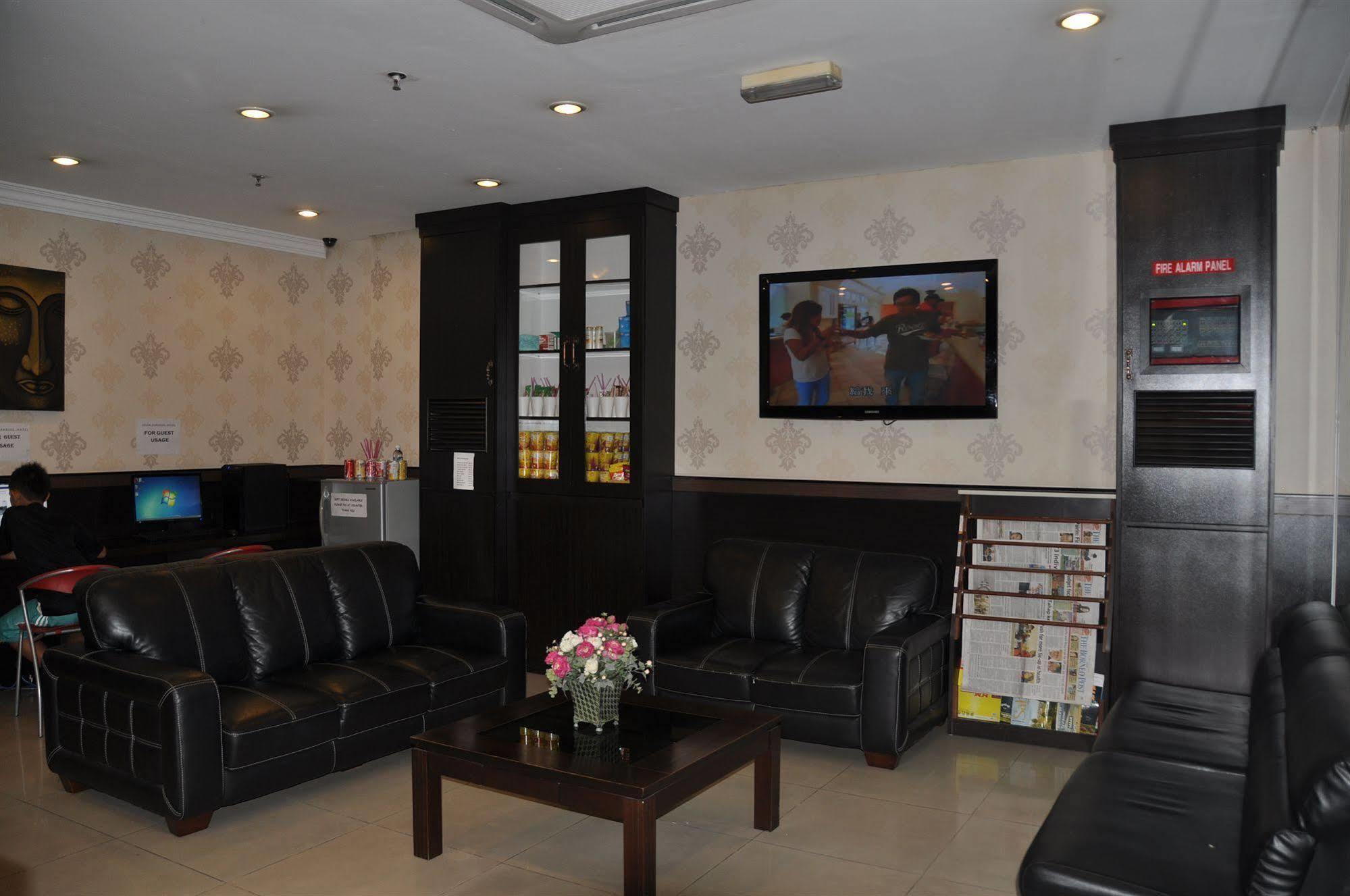 Switz Paradise - 5 Minute Walk To Centre Point And 10 Minute Walk To Waterfront- 2* Kota Kinabalu