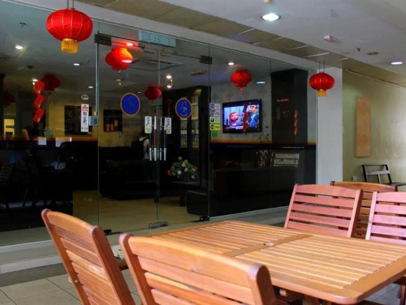 Switz Paradise - 5 Minute Walk To Centre Point And 10 Minute Walk To Waterfront- Hotel Kota Kinabalu