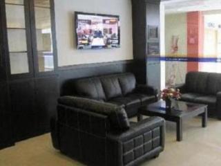 Hotel Switz Paradise - 5 Minute Walk To Centre Point And 10 Minute Walk To Waterfront- 2*