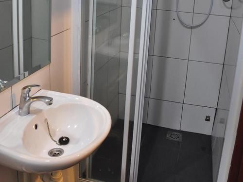 Hotel Switz Paradise - 5 Minute Walk To Centre Point And 10 Minute Walk To Waterfront- Kota Kinabalu